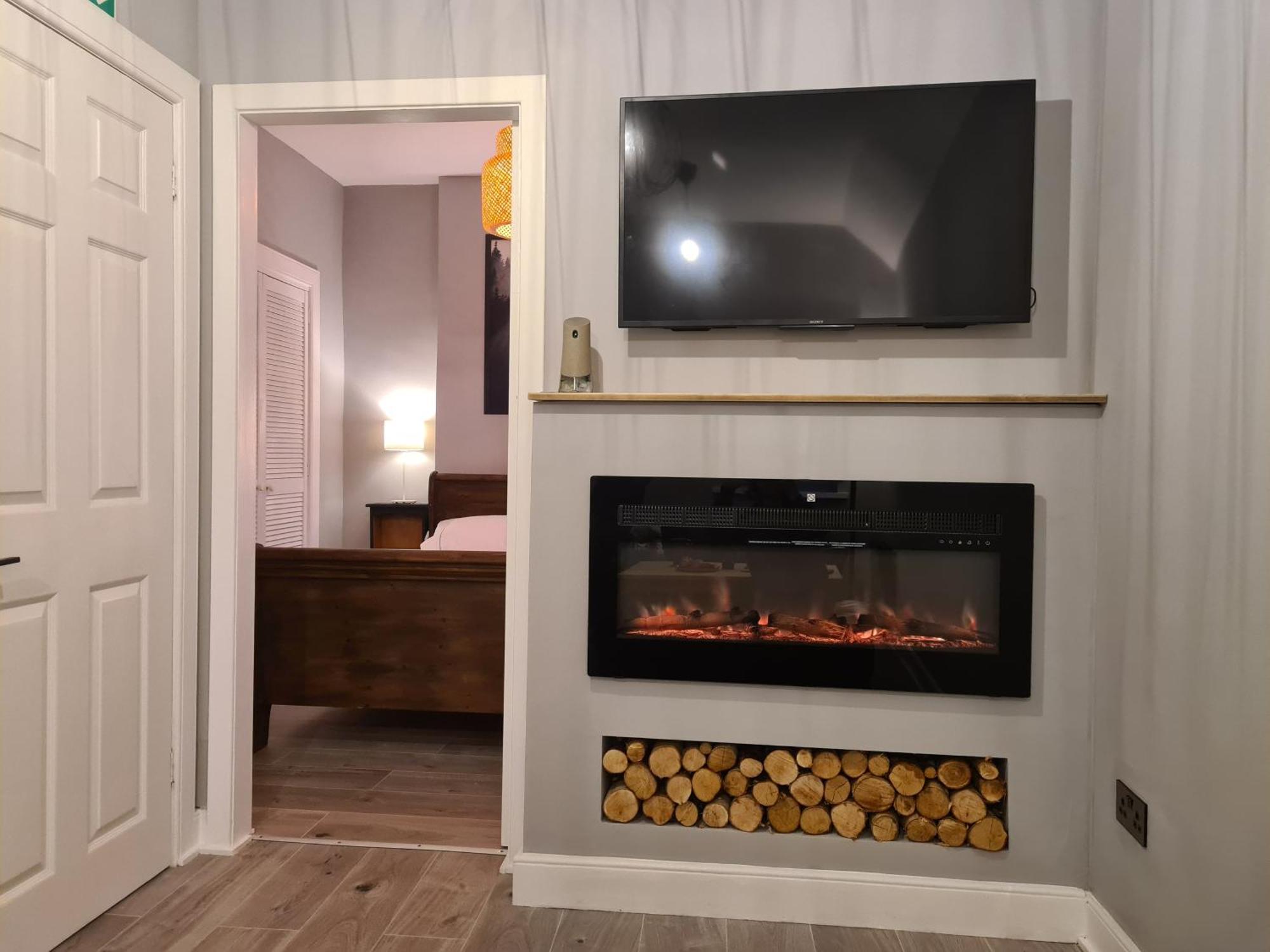 High Street Apartment *